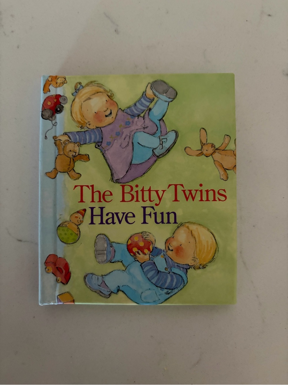 The Bitty Twins Have Fun - Green Kids Learning Book